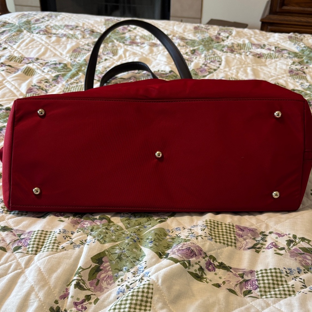 Lo & Son’s OG Shoulder Bag with Black Handles - Picture 9 of 10